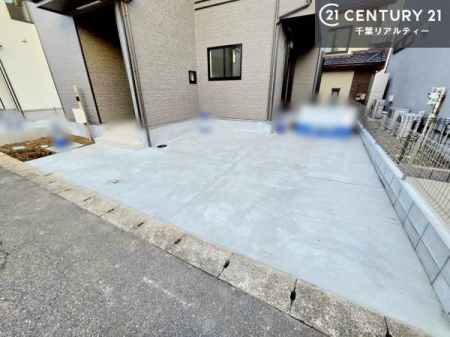 ���ԏ� ���ԃX�y�[�X��2�䕪����܂��I�Z�J���h�J�[�͂������A�o�C�N�⎩�]�ԂȂǂ��u���ꏊ�ɍ���܂���B