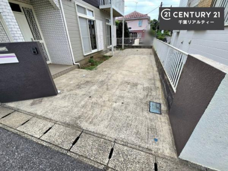 ���ԏ� ���ԃX�y�[�X��2�䕪����܂��I�Z�J���h�J�[�͂������A�o�C�N�⎩�]�ԂȂǂ��u���ꏊ�ɍ���܂���B