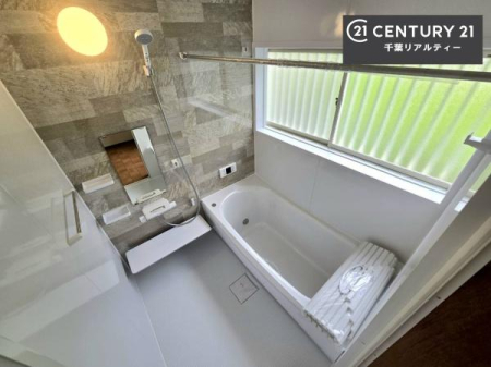 ���� �������������l�̕��͋C�̃o�X���[���́A�����o�Ă��ăo�X�^�C�����[���I
���d���撣���Ă��邲�J���ɂ��D�݂̓����̓����܂����āA�y����ł݂Ă͂������ł��傤���H