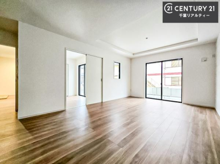 ���r���O �D�����z���܂肪���r���O����ł���ċ��S�n�̗ǂ���Ԃ����o���Ă���܂��I
���났�̎��Ԃ��߂����܂��I