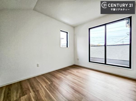 �Q�� �D���������������ޗm���́A���̖ڊo�߂��C�������ǂ������ł��ˁB���������Ԃ��������Ɖ߂������Ƃ��ł��܂��B�D�����F�����̃t���[�����O���ǂ�ȉƋ�ɂ��}�b�`���܂��I