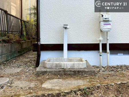 ���̑� �O�������t���Ă��܂��I�ď�͂��q�l�Ɛ��V�тɃK�[�f�j���O�A��ԂƂ��ėp�r���ʂɗ��p�ł���֗��Ȏd�l�ł��I