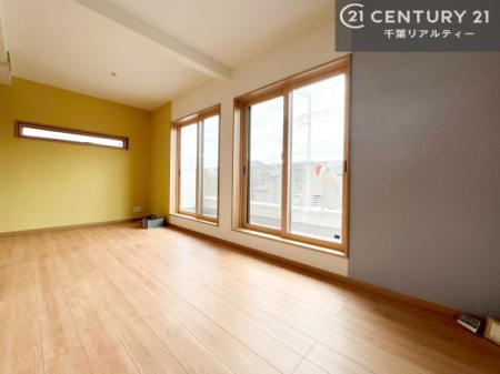 �m�� ���邭���ʂ��̗ǂ������ł��B�u�V���v���v�Ƀf�U�C�����ꂽ�����B���R�x�������̂ŉƋ�⃌�C�A�E�g�ł��D�݂̋�Ԃ�n��グ���܂��B