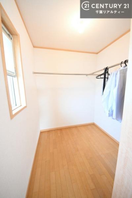 ���[ �E�H�[�N�C���N���[�[�b�g�t���ł��B��������̂��m���Ȃǂ����[���Ă��������ł��ˁI���ɂ���@�������ȂǋG�ߕ��̑傫�ȉƓd�����[�ł��܂��B