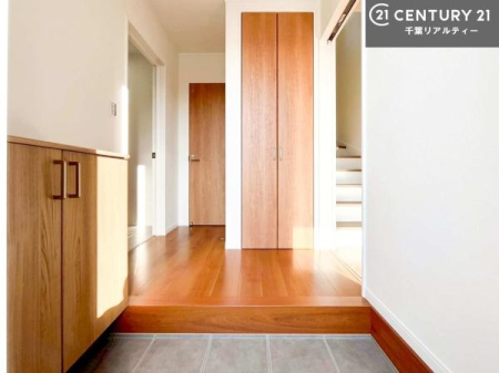 ���� ���ċA���Ă��Ă��A�������܁I�����������Ȃ�A�D�����}������Ă�����ԂɂȂ��Ă��܂��B
���邭��������錺�ւł��I