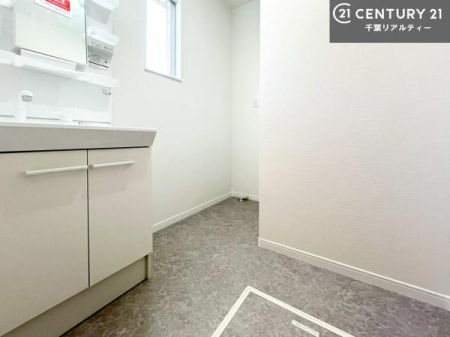 ���ʑ�E���ʏ� �����̂������ʏ��́A���ƕ�������₷���A���ł����K�ɂ��g�����������܂��B�O�ʋ��Ŏg�����肪�ǂ��A�������[�������Ă���܂��̂ŁA���p�i��X�L���P�A�p�i���������萮���ł��܂��B