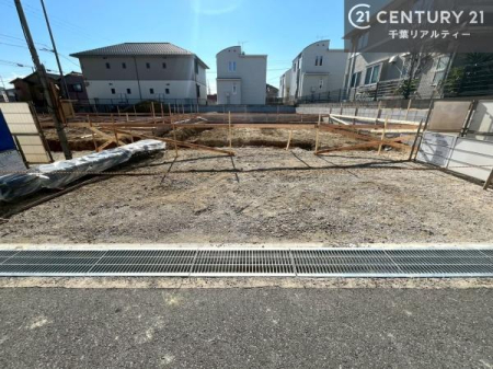 ���ԏ� ���ԃX�y�[�X��2�䕪����܂��I�Z�J���h�J�[�͂������A�o�C�N�⎩�]�ԂȂǂ��u���ꏊ�ɍ���܂���B