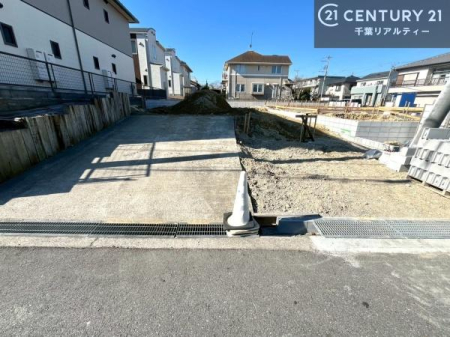 ���ԏ� ���ԃX�y�[�X��2�䕪����܂��I�Z�J���h�J�[�͂������A�o�C�N�⎩�]�ԂȂǂ��u���ꏊ�ɍ���܂���B