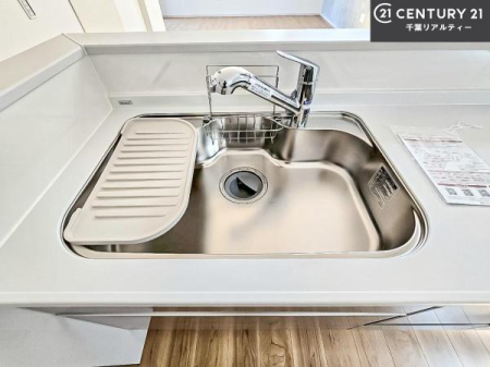 �L�b�`�� ���C�h�ȃV���N�ł��ˁI�������˂ɂ������������₷���Ǝ����y�X�d�l�̃V�X�e���L�b�`���ł��I
�f�U�C�����Ƌ@�\�������˂��L�b�`���Ő�����������܂��ˁI