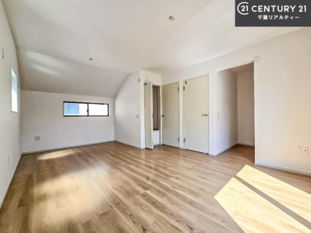 �m�� ���邭���ʂ��̗ǂ������ł��B�u�V���v���v�Ƀf�U�C�����ꂽ�����B���R�x�������̂ŉƋ�⃌�C�A�E�g�ł��D�݂̋�Ԃ�n��グ���܂��B