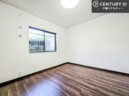 �m�� �V���v���Ƀf�U�C������Ă��邽�߁A�Ƌ��I�т܂���I
���C�ɓ���̉Ƌ��u���Ă��낰���Ԃ���邱�Ƃ��ł��܂��B