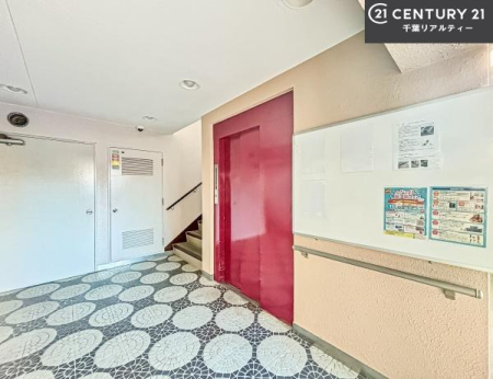 ���̑����p�� �G���x�[�^�[�����̃}���V�����ŁA�d���ו���x�r�[�J�[�̈ړ������K�B�����̐��������X���[�Y�ɂȂ�܂��B