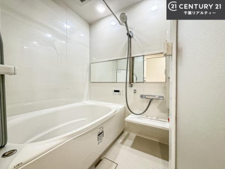 ���� �������������l�̕��͋C�̃o�X���[���́A�V�b�N�ȃf�U�C���Ńo�X�^�C�����[���I
���d���撣���Ă��邲�J���ɂ��D�݂̓����̓����܂����āA�y����ł݂Ă͂������ł��傤���H