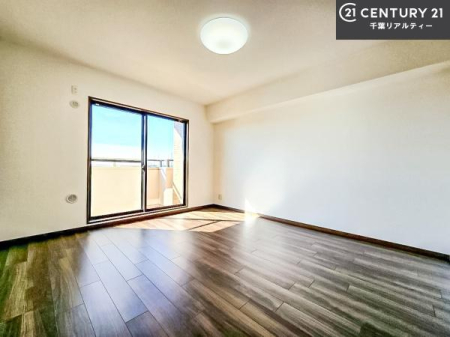 �m�� �o���R�j�[�ɖʂ��Ă���m���ł��B���邭�����肪����A���C����������ł��܂��I���N���āA�O�ɏo�Ĕw�L�т����[�ċz�����ǂ������}������邱�Ƃ��ł��܂��B