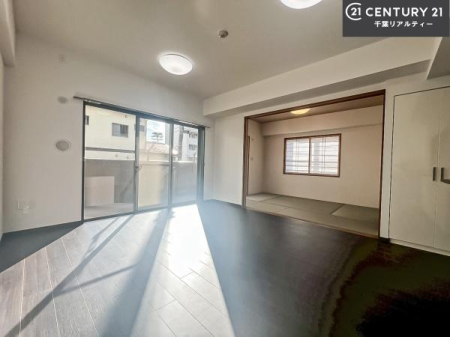 ���r���O �J�����̂���L�XLDK�I�\�t�@�[��_�C�j���O�e�[�u����u���Ă������ɂȂ�Ȃ��̂ŉ��K�ɉ߂����܂��I�R�~���j�P�[�V���������₷�����r���O�ł��I