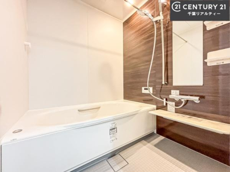 ���� �������������l�̕��͋C�̃o�X���[���́A�V�b�N�ȃf�U�C���Ńo�X�^�C�����[���I
���d���撣���Ă��邲�J���ɂ��D�݂̓����̓����܂����āA�y����ł݂Ă͂������ł��傤���H