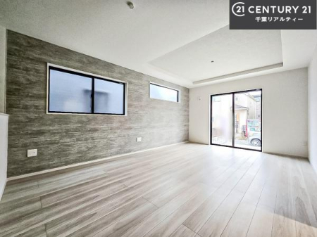 ���r���O �D�����z���܂肪���r���O����ł���ċ��S�n�̗ǂ���Ԃ����o���Ă���܂��I
���R�ƉƑ����W����b��������S�n�悢��ԁI