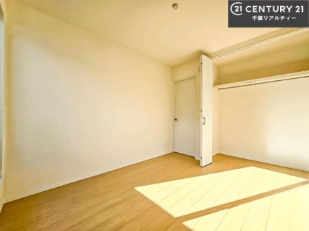 �Q�� �D���������������ޗm���́A���̖ڊo�߂��C�������ǂ������ł��ˁB���������Ԃ��������Ɖ߂������Ƃ��ł��܂��B�D�����F�����̃t���[�����O���ǂ�ȉƋ�ɂ��}�b�`���܂��I