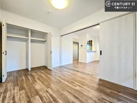 �m�� ���[���������肠��̂ŉƋ�̔z�u�����₷���A���C�t�X�^�C���ɍ��킹����������肪�\�ł��B