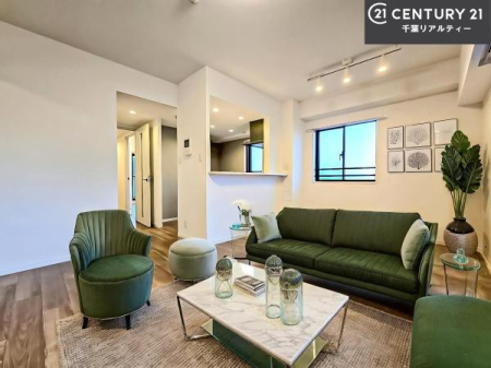 ���r���O �Ƌ��CG�p�[�X�ł��B�D�����z���܂肪���r���O����ł���ċ��S�n�̗ǂ���Ԃ����o���Ă���܂��I
���R�ƉƑ����W����b��������S�n�悢��ԁI