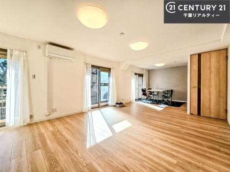 ���r���O �S�n�ǂ����r���O�͉Ƒ������R�ƏW�܂�܂��B�Ƒ��c�R�̎��Ԃ����������ł��B���Ƒ��ƁA����w�[���������Ԃ��߂��������ł��ˁB