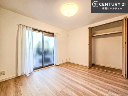 �m�� �o���R�j�[�ɖʂ��Ă���m���ł��B���邭�����肪����A���C����������ł��܂��I���N���āA�O�ɏo�Ĕw�L�т����[�ċz�����ǂ������}������邱�Ƃ��ł��܂��B