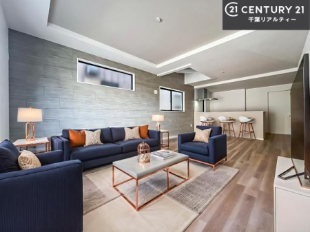 ���r���O �Ƌ��CG�p�[�X�ł��B�J�����̂���L�XLDK�I�\�t�@�[��_�C�j���O�e�[�u����u���Ă������ɂȂ�Ȃ��̂ŉ��K�ɉ߂����܂��I�R�~���j�P�[�V���������₷�����r���O�ł��I