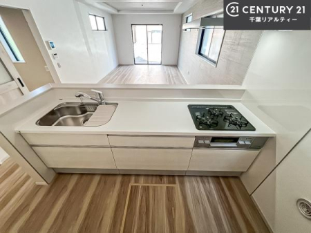 �L�b�`�� ��Ƃ����₷���V�X�e���L�b�`���ł��I���[����������t���Ă���̂ŁA�����X�y�[�X�ɕ���u���Ȃ��čςނ̂ŁA�L�X�g���āA���K�ɍ�Ƃ��ł��܂��I