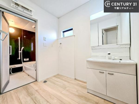 ���ʑ�E���ʏ� �����̂������ʏ��́A���ƕ�������₷���A���ł����K�ɂ��g�����������܂��B�O�ʋ��Ŏg�����肪�ǂ��A�������[�������Ă���܂��̂ŁA���p�i��X�L���P�A�p�i���������萮���ł��܂��B