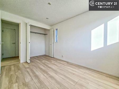 �m�� �V���v���Ƀf�U�C������Ă��邽�߁A�Ƌ��I�т܂���I
���C�ɓ���̉Ƌ��u���Ă��낰���Ԃ���邱�Ƃ��ł��܂��B