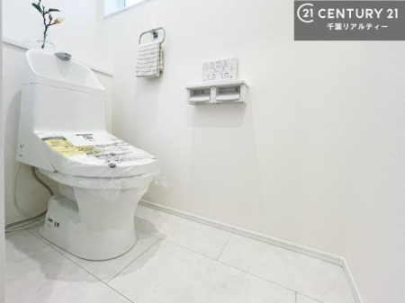 �g�C�� �������֍��ɂ��A�~��͕֍����g�����ł���̂ŗ₽���֍��ɍ��炸�ɍςފ������d�l�ł��I�V���v���ȃJ���[����Ƃ��Ă���̂ŁA������ꂪ���₷���ł��B