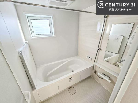 ���� �������������l�̕��͋C�̃o�X���[���́A�����o�Ă��ăo�X�^�C�����[���I
���d���撣���Ă��邲�J���ɂ��D�݂̓����̓����܂����āA�y����ł݂Ă͂������ł��傤���H