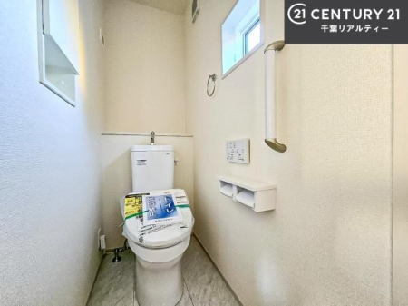 �g�C�� �������֍��ɂ��A�~��͕֍����g�����ł���̂ŗ₽���֍��ɍ��炸�ɍςފ������d�l�ł��I�V���v���ȃJ���[����Ƃ��Ă���̂ŁA������ꂪ���₷���ł��B