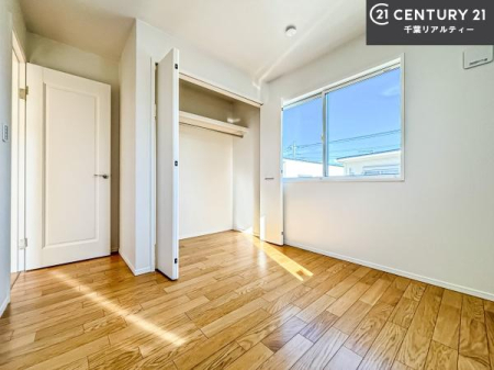 �Q�� �D���������������ޗm���́A���̖ڊo�߂��C�������ǂ������ł��ˁB���������Ԃ��������Ɖ߂������Ƃ��ł��܂��B�D�����F�����̃t���[�����O���ǂ�ȉƋ�ɂ��}�b�`���܂��I