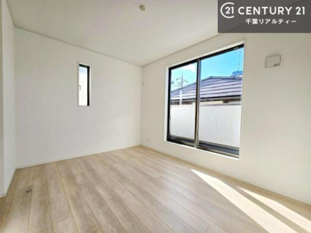 �Q�� �傫�ȑ����炽���Ղ��������A���̖ڊo�߂����K�Ȗ��邳�B���悢�J������������������������͋C�ŁA�������Ƃ���������ԂƂ��ĐQ���ɍœK�ł��B