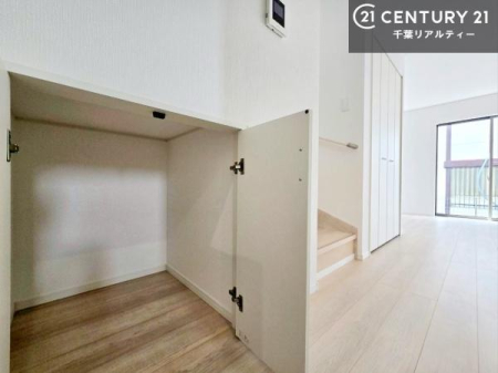 ���[ ���r���O�Ɏ��[�����邩��A�U�炩�肪���ȏ�������ʒu�ցB�S�n�悢��炵���x���܂��B