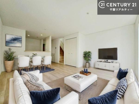 ���r���O �Ƌ��CG�p�[�X�ł��B�J�����̂���L�XLDK�I�\�t�@�[��_�C�j���O�e�[�u����u���Ă������ɂȂ�Ȃ��̂ŉ��K�ɉ߂����܂��I�R�~���j�P�[�V���������₷�����r���O�ł��I