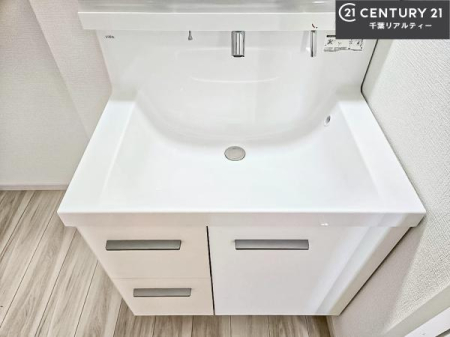 ���ʑ�E���ʏ� �[�����ʑ�{�E���́A�������˂ɂ����̂ł�����ꂪ�y�X�I���������ۂĂ܂��I
�L���C�Ȑ��ʏ��Ŏ��������̃��`�x�[�V�������オ��܂��ˁI