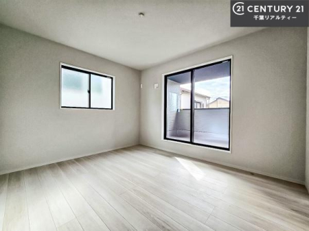 �m�� �o���R�j�[�ɖʂ��Ă���m���ł��B���邭�����肪����A���C����������ł��܂��I���N���āA�O�ɏo�Ĕw�L�т����[�ċz�����ǂ������}������邱�Ƃ��ł��܂��B