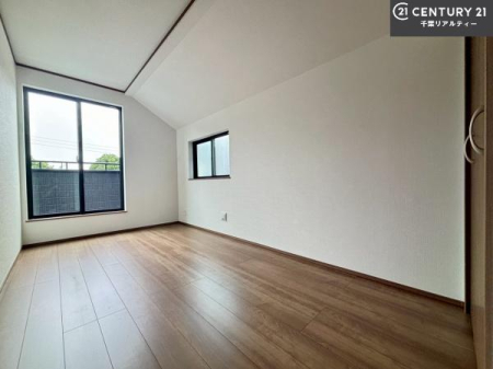 �m�� �V���v���Ƀf�U�C������Ă��邽�߁A�Ƌ��I�т܂���I
���C�ɓ���̉Ƌ��u���Ă��낰���Ԃ���邱�Ƃ��ł��܂��B