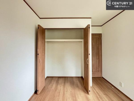 �m�� ���[�X�y�[�X�����Ă��܂��I�������X�b�L�����ڂ��鎖���ł��܂��ˁB
�Ƌ��I�΂Ȃ��V���v���ȃf�U�C���ׁ̈A�Ƌ��I�΂����C�ɓ���̋�ԍ�肪�ł������ł��ˁB