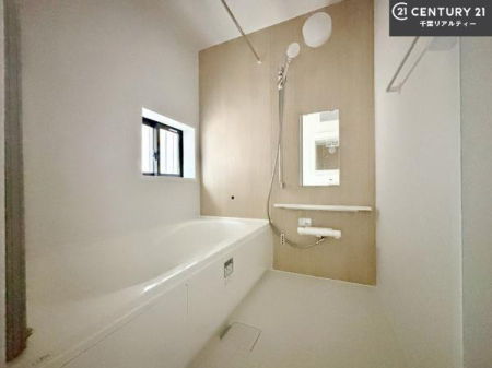 ���� �L�X�o�X�ň���̔������t���b�V���B�����L�΂���̂ŁA�����ɂ��������ƐZ����܂��ˁI�����̃o�X�^�C�����y���݂ɂȂ�܂��B