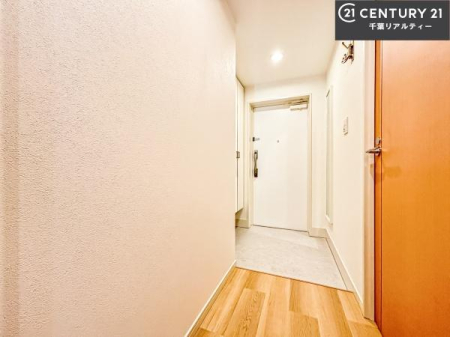 ���� �V���[�Y�{�b�N�X�t���Ȃ̂ŁA���ւ��Еt�����|�������₷���ł��I
�X�b�L���������ւŌ˂��J�����u�ԁA�������̂���S�n������Ԃ��o�}���Ă���܂��B