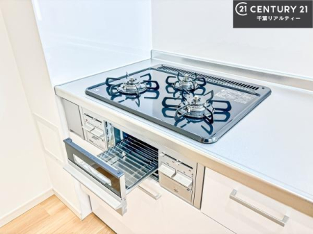 �L�b�`�� �R�����͎O������̂ł������̓����i�s���ł��܂��B
�������O�����t���ł��B�����X�y�[�X���L�X���Ă���׍�Ƃ����₷���I�g�����肪�ǂ��V�X�e���L�b�`���ł��I