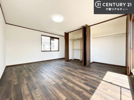 �q������ ���[�X�y�[�X���t���Ă���̂ŁA�}�ȗ��q���ł��U�炩��������������T�b�ƕЂÂ����đ�ϕ֗��ł��I�ǖʂ��L�X���Ă���̂ŁA�׋�����x�b�h�̒u����ɍ���܂���I