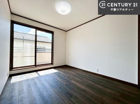 �m�� �V���v���Ƀf�U�C������Ă��邽�߁A�Ƌ��I�т܂���I
���C�ɓ���̉Ƌ��u���Ă��낰���Ԃ���邱�Ƃ��ł��܂��B