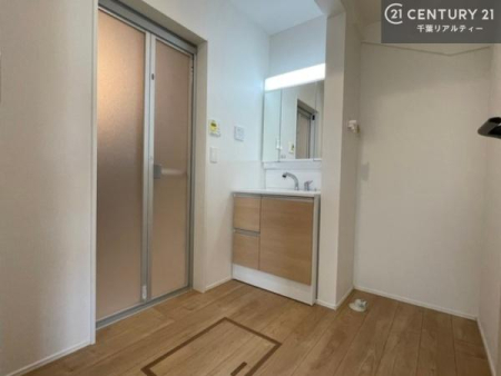 ���ʑ�E���ʏ� �O�ʋ��d�l�̐��ʏ��́A�g�����Ȃ݂����₷������I���͎��[�ɂȂ��Ă��܂��B�h���C���[�₨���ϓ����Еt������̂Ő��ʑ������X�b�L���ƌ����邱�Ƃ��o���܂��I