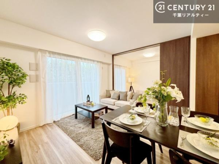 ���r���O �J�����̂���L�XLDK�I�\�t�@�[��_�C�j���O�e�[�u����u���Ă������ɂȂ�Ȃ��̂ŉ��K�ɉ߂����܂��I�R�~���j�P�[�V���������₷�����r���O�ł��I