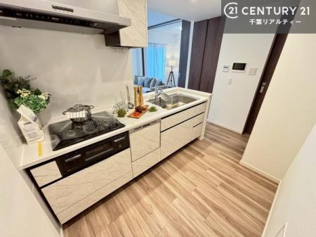 �L�b�`�� ��Ƃ肠�钲���X�y�[�X�ō�Ƃ����₷�����K�ȃL�b�`���ł��I
���q�l�ƈꏏ�ɂ��َq������y���߂�L�X�X�y�[�X�ł��B�y�����������ԂɂȂ肻���ł��ˁI