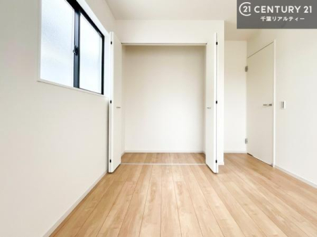 ���[ ���[�͂ɗD��Ă��邩�炱���A�]�v�ȃ��m��\�ɏo�����A�C���e���A��������L�[�v�ł��܂��B�V���v���Ő������ꂽ��Ԃ����y���݂��������B